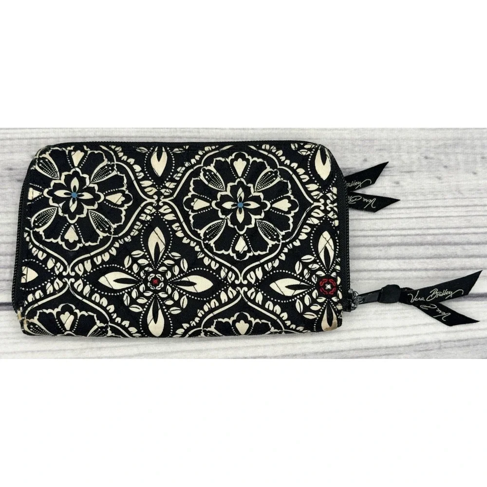 VERA‎ BRADLEY BARCELONA BLACK / WHITE ZIP AROUND WRISTLET WALLET